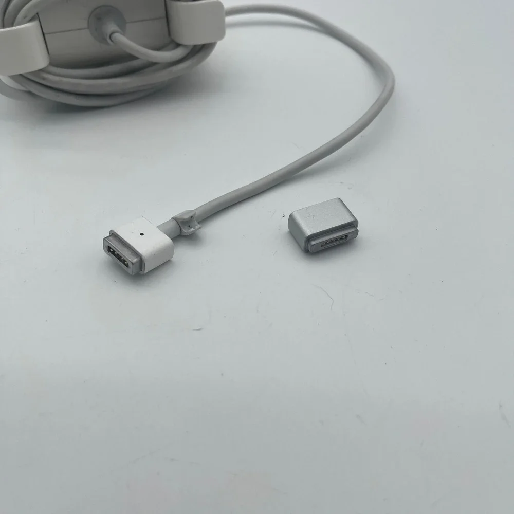 Apple genuine magsafe